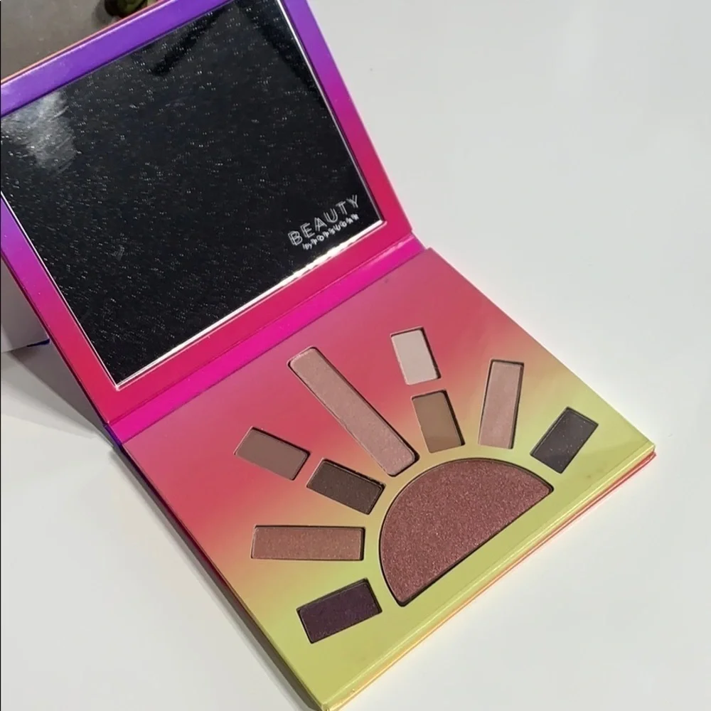 Brand New Beauty by Popsugar Twilight Eye Shadow Palette sunrise neutral